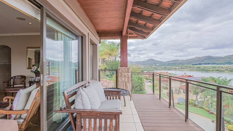 5 Bedroom Property for Sale in Birdwood Estate North West